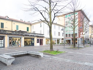 Negozio in Vendita a Merate, 250'000€, 115 m²