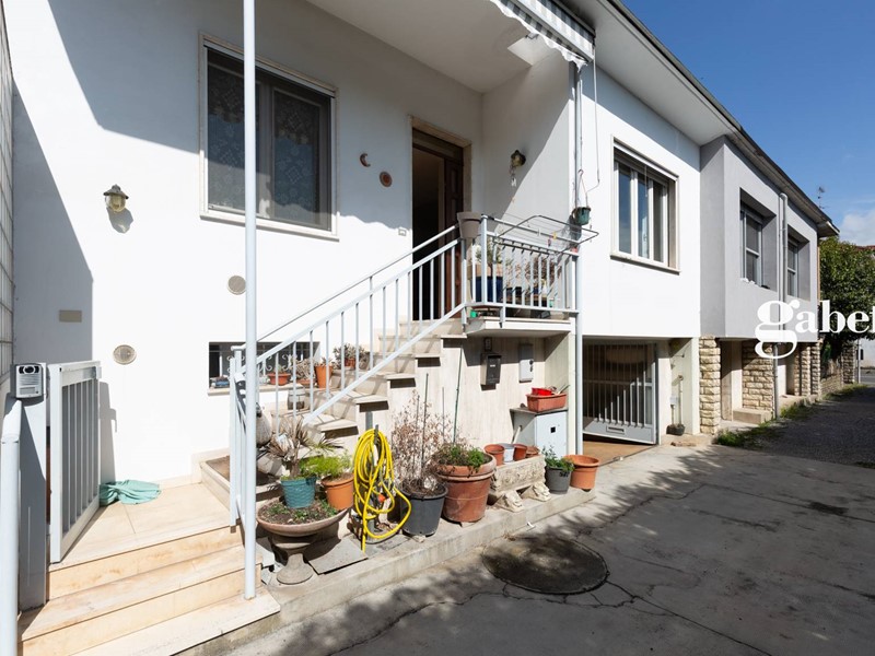 Casa Indipendente in Vendita a Bernareggio, 198'000€, 113 m²