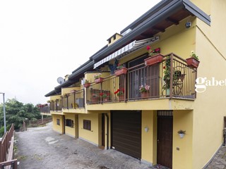 Villetta a schiera in Vendita a Lomagna, 160'000€, 86 m²