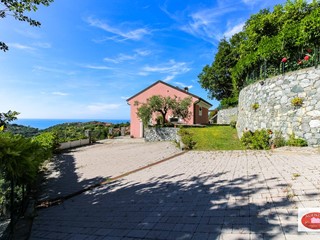 Villa in Vendita a Albisola Superiore, 620'000€, 132 m²