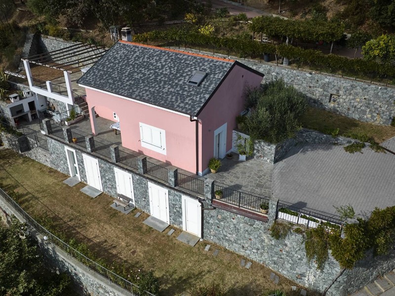 Villa in Vendita a Albisola Superiore, 620'000€, 132 m²