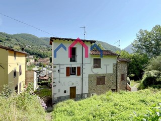 Casa Semi Indipendente in Vendita a Borgo a Mozzano, 65'000&euro;, 57 m²