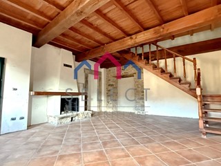 Trilocale in Vendita a Pescaglia, 90'000€, 120 m²
