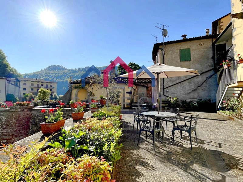 Quadrilocale in Vendita a Castelnuovo di Garfagnana, 220'000€, 145 m²