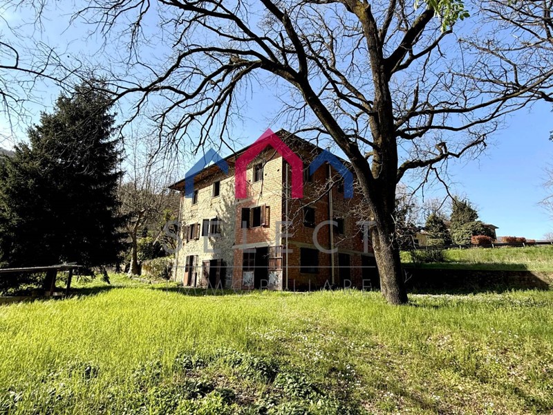 Casa Indipendente in Vendita a Villa Basilica, 195'000€, 345 m²