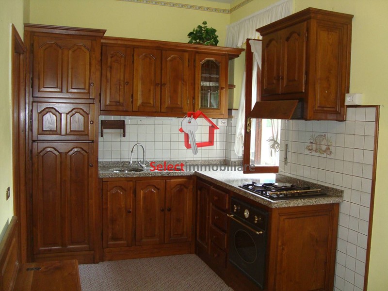 Appartamento in Vendita a Bagni di Lucca, 80'000€, 90 m²