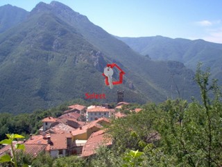 Casa Semi Indipendente in Vendita a Bagni di Lucca, 70'000€, 155 m²