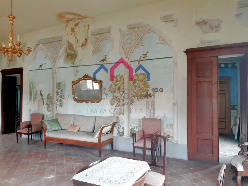 Casa Semi Indipendente in Vendita a Borgo a Mozzano, 199'000&euro;, 700 m²