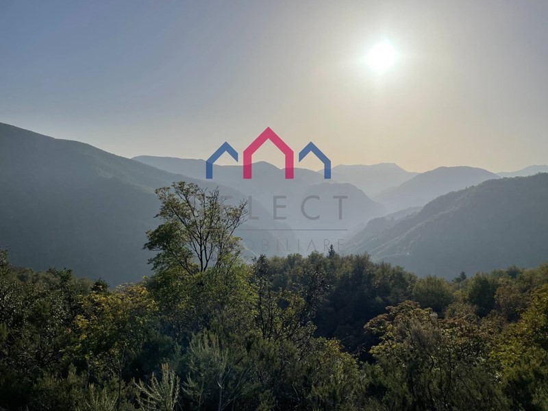 Casa Semi Indipendente in Vendita a Fabbriche di Vergemoli, 46'000€, 100 m²