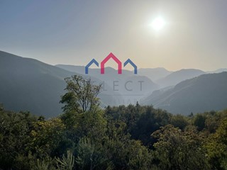 Casa Semi Indipendente in Vendita a Fabbriche di Vergemoli, 46'000€, 100 m²