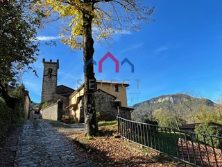 Casa Semi Indipendente in Vendita a Borgo a Mozzano, 45'000&euro;, 151 m²