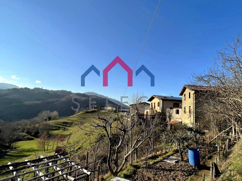 Casa Semi Indipendente in Vendita a Molazzana, 25'000€, 60 m²