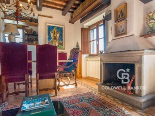 Quadrilocale in Vendita a Sutri, 295'000&euro;, 135 m²