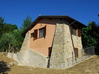 Casa Indipendente in Vendita a Todi, 160'000€, 100 m²