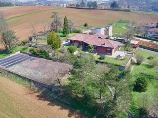 Villa in Vendita a Alessandria, 620'000€, 250 m²