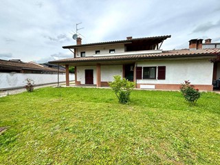 Villa in Vendita a Castellazzo Bormida, 299'000€, 240 m²