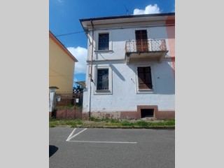 Casa Indipendente in Vendita a Alessandria, 123'000€, 100 m²