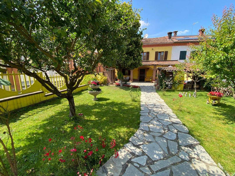 Casa Indipendente in Vendita a Alessandria, 173'000€, 160 m²