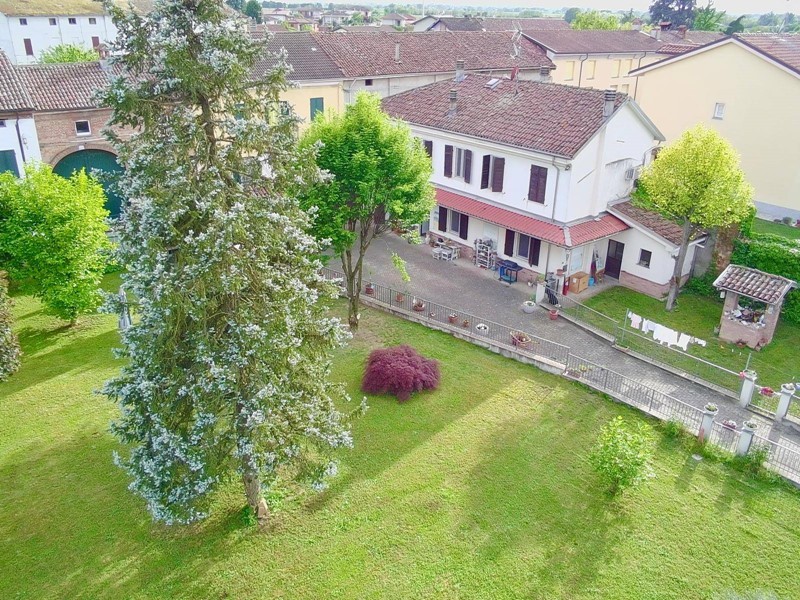 Casa Indipendente in Vendita a Alessandria, 215'000€, 200 m²