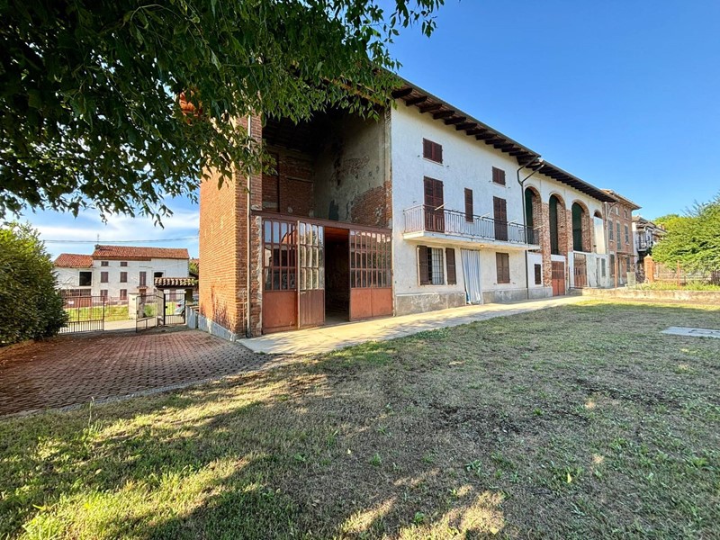 Casa Indipendente in Vendita a Frascaro, 150'000€, 150 m²