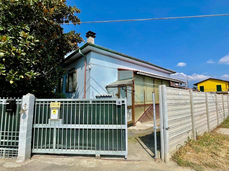 Casa Indipendente in Vendita a Alessandria, 149'000€, 100 m²