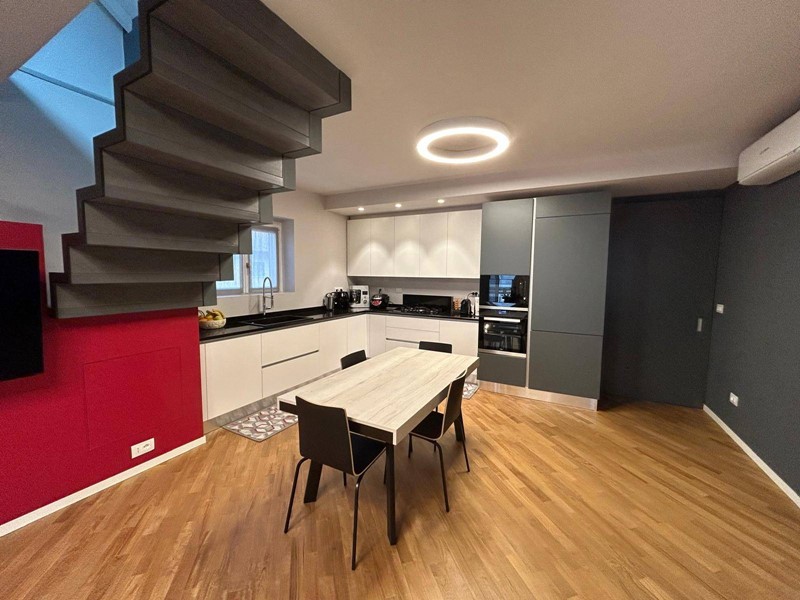 Appartamento in Vendita a Alessandria, 290'000€, 170 m²