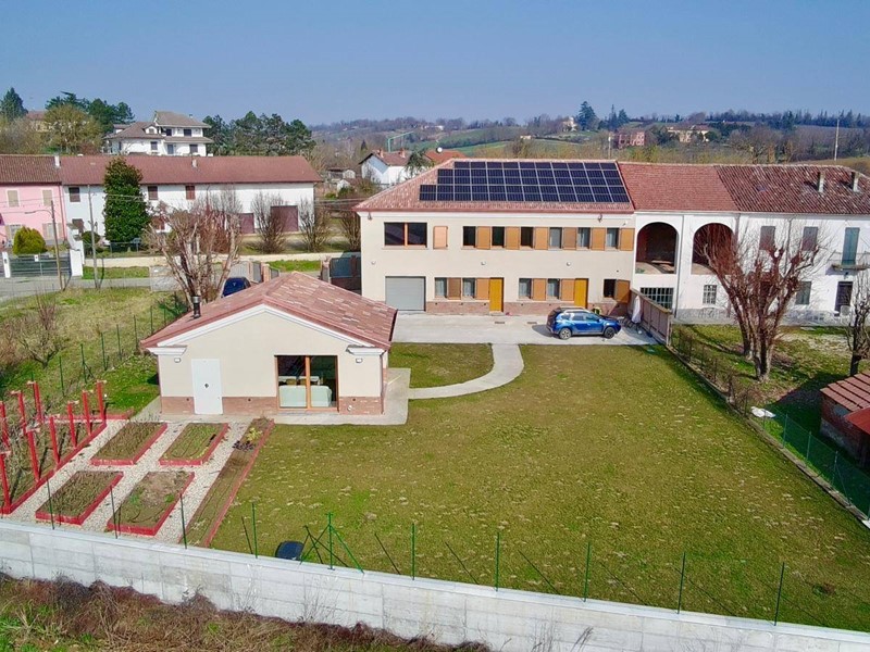 Villa in Vendita a Alessandria, 465'000€, 345 m²