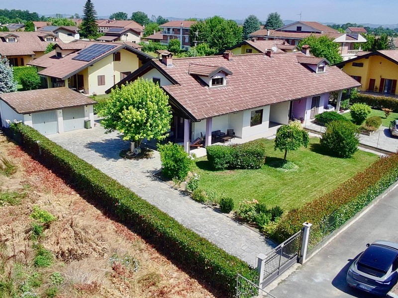Villa in Vendita a Alessandria, 249'000€, 130 m²