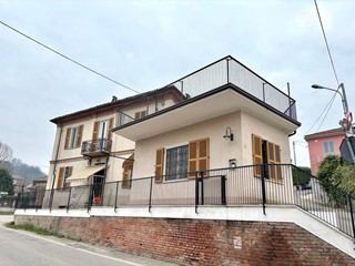 Villa in Vendita a Alessandria, 230'000€, 206 m²
