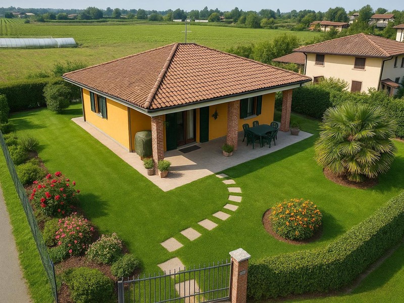 Villa in Vendita a Alessandria, 259'000€, 180 m²