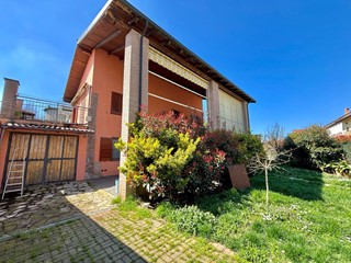 Villa in Vendita a Alessandria, 258'000€, 200 m²