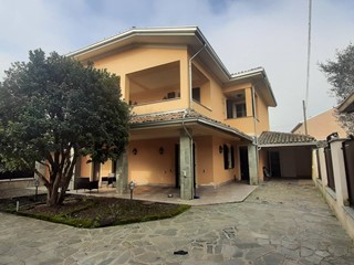 Casa Indipendente in Vendita a Alessandria, 220'000€, 150 m²