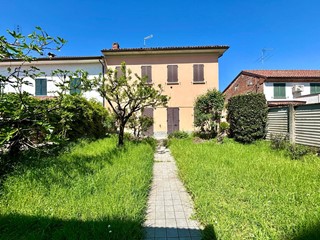 Casa Indipendente in Vendita a Quargnento, 59'000€, 184 m²