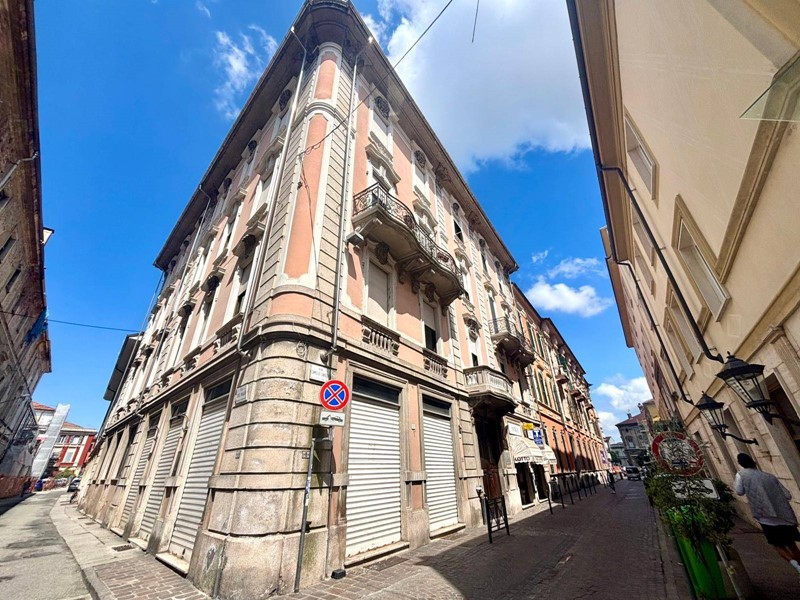 Quadrilocale in Vendita a Alessandria, 99'000€, 124 m²