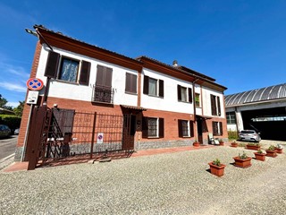 Casa Indipendente in Vendita a Alessandria, 168'000€, 150 m²