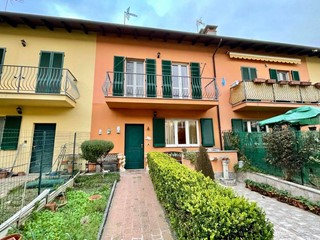 Villetta a schiera in Vendita a Alessandria, 210'000€, 220 m²