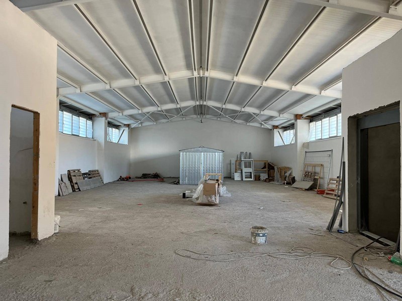 Capannone in Affitto a Ottaviano, 620'000€, 600 m²