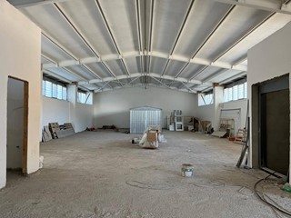 Capannone in Affitto a Ottaviano, 620'000€, 600 m²