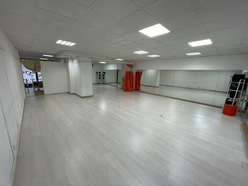 Immobile commerciale in Vendita a Ottaviano, 160'000€, 160 m²
