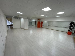 Immobile commerciale in Vendita a Ottaviano, 160'000€, 160 m²