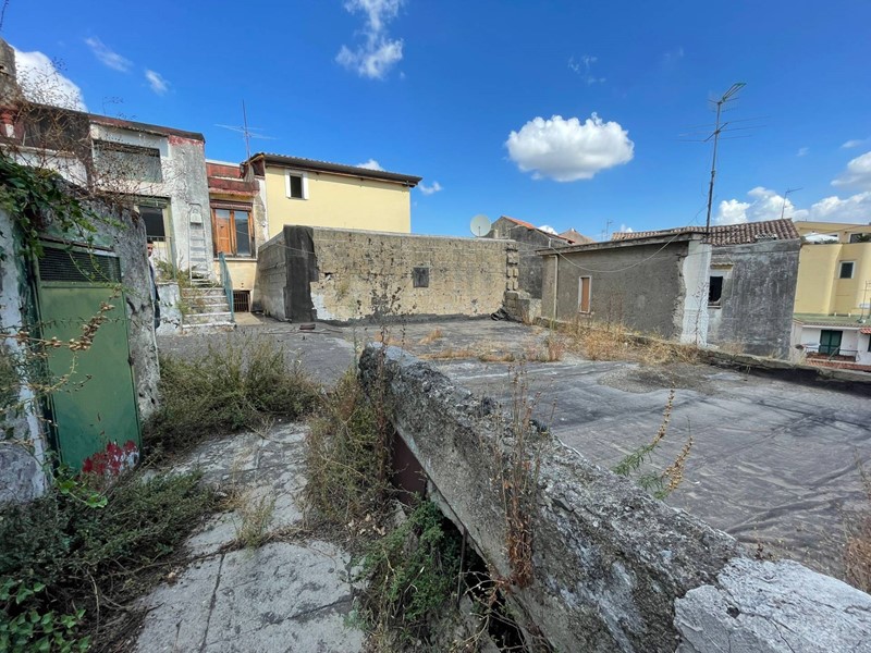 Casa Indipendente in Vendita a Ottaviano, 95'000€, 190 m²