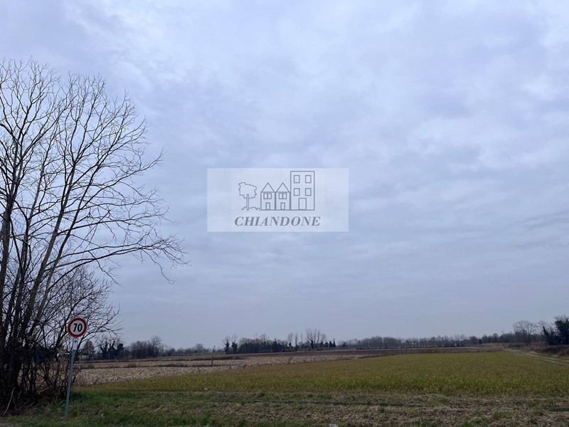 Terreno edificabile in Vendita a Fontanafredda, 375'000€, 10000 m²