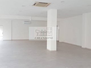 Negozio in Vendita a Spilimbergo, 250'000€, 400 m²