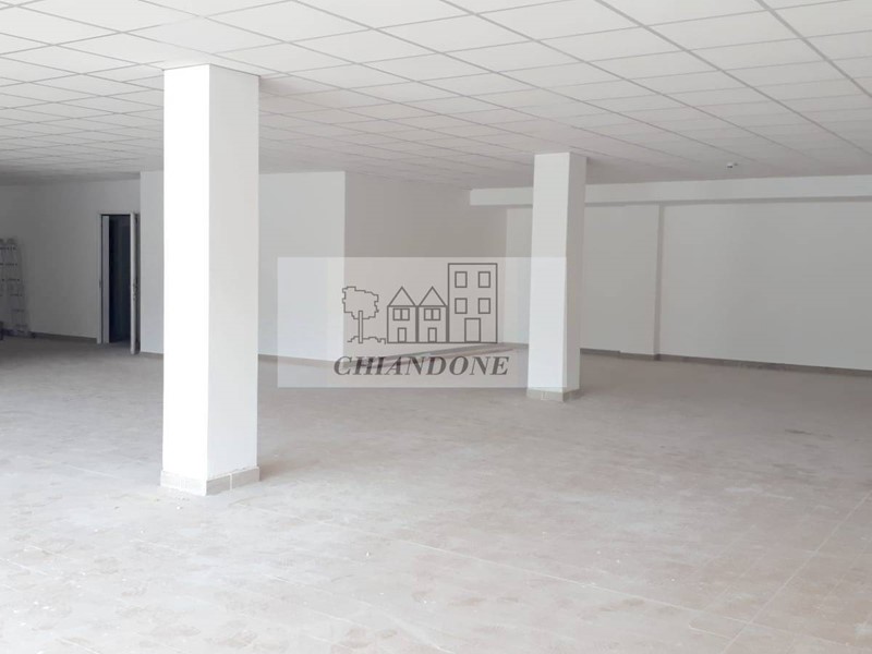 Negozio in Affitto a San Vito al Tagliamento, 2'500€, 260 m²
