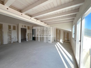 Attico in Vendita a Udine, 480'000€, 140 m²