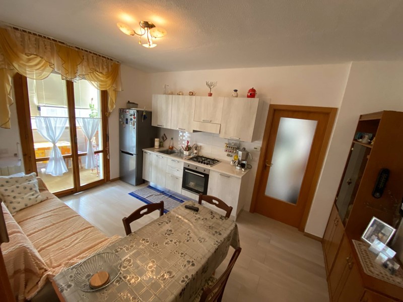 Trilocale in Vendita a Fermo, 90'000€, 76 m²