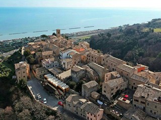 Casa Indipendente in Vendita a Fermo, 680'000€, 500 m²