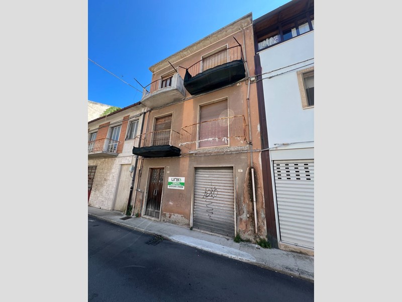 Casa Indipendente in Vendita a Porto Sant'Elpidio, 120'000€, 181 m²