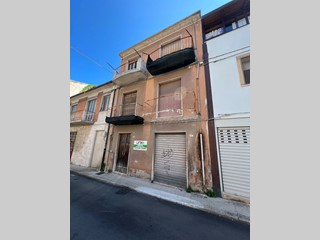 Casa Indipendente in Vendita a Porto Sant'Elpidio, 120'000€, 181 m²