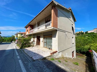 Casa Indipendente in Vendita a Petritoli, 205'000€, 300 m²
